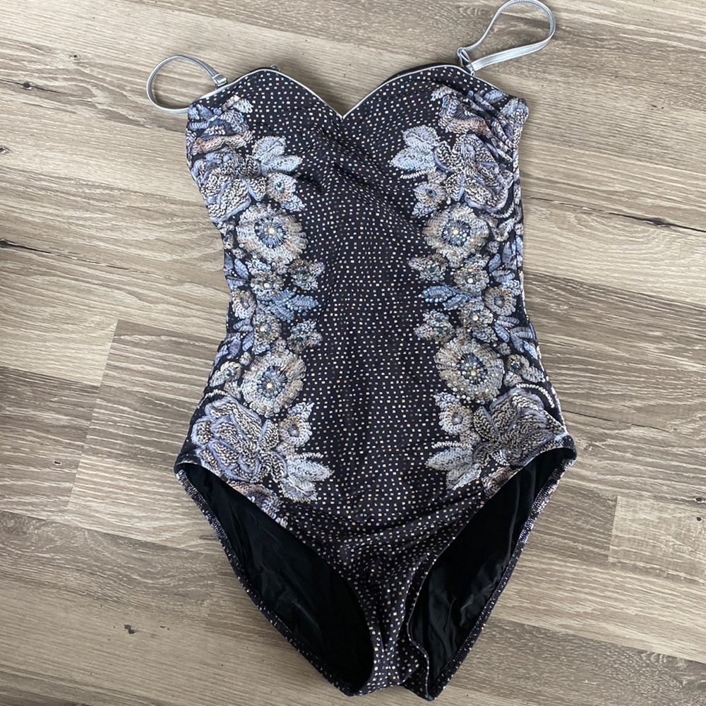 Gottex stunning bathing suit